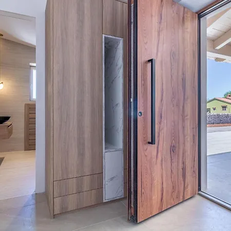 別荘 Awesome Home In Barban With Sauna